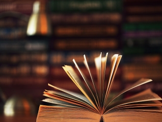 企业新闻选择图书馆除湿机解决图书存放问题